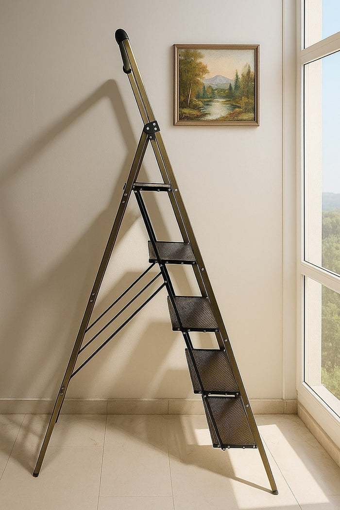 5 Step Ladder – Foldable Lightweight Aluminium with Anti-Slip Pedals